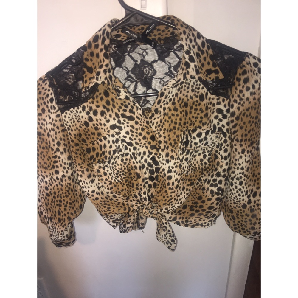 Cheetah crop top blouse